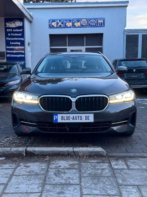 Gebraucht BMW 530e 292 PS (214 kW) 2021 Grau Limousine