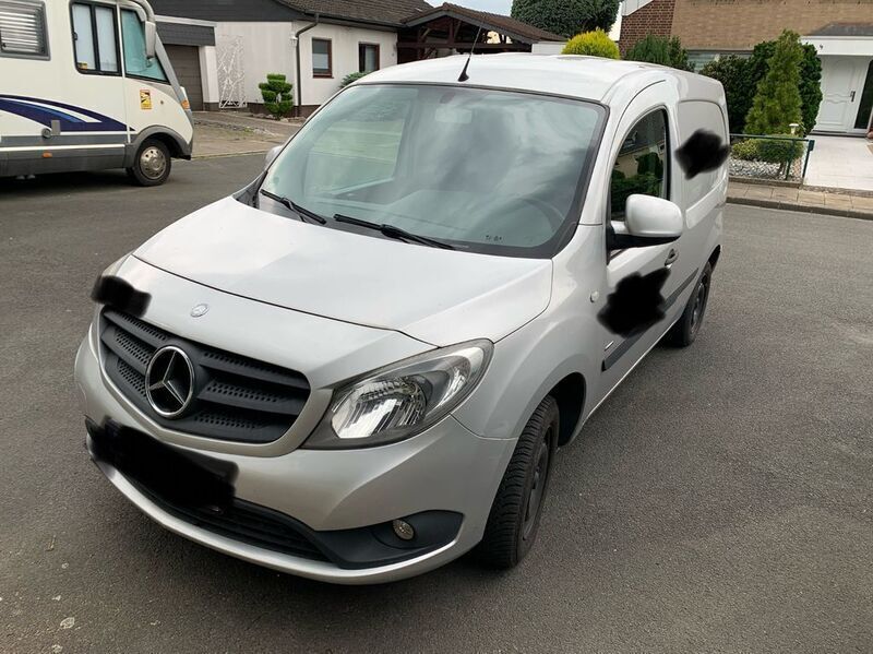 Silber Gebraucht 2013 Mercedes Citan 109 Van / Kleinbus | 6.990 € (Fairer Preis) - Bild 1/4