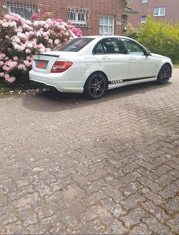 Gebraucht Mercedes C250 204 PS (150 kW) 2012 Weiß Limousine