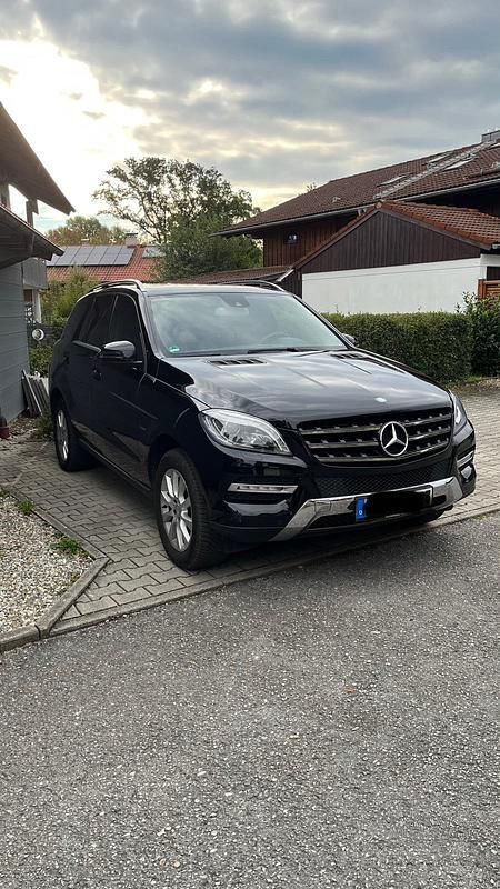 Gebraucht Mercedes ML250 204 PS (150 kW) 2012 Schwarz SUV