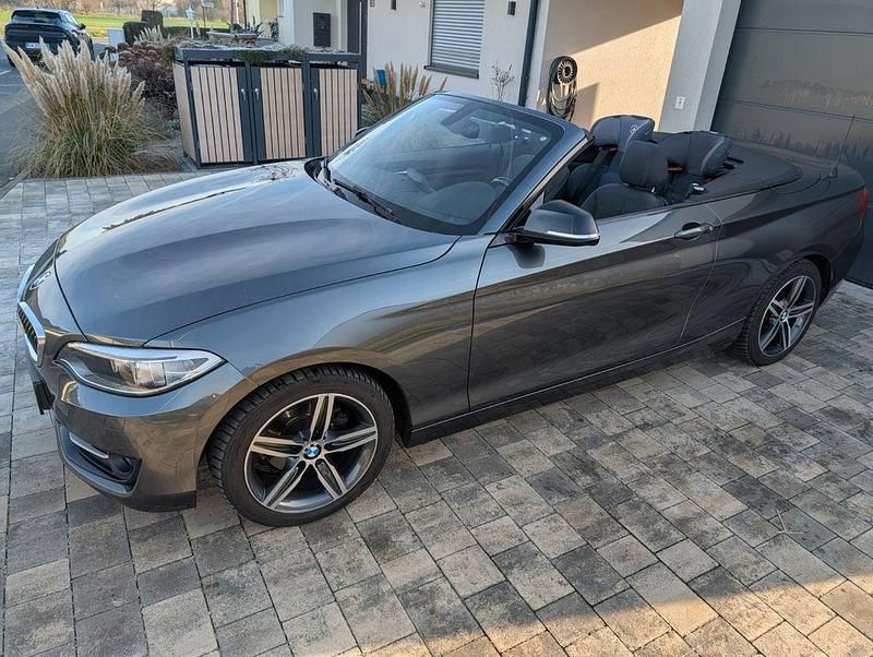 Gebraucht BMW 218 Sport Line 136 PS (100 kW) 2016 Grau Cabrio