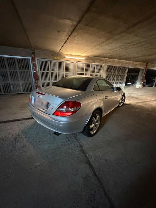 Second-hand Mercedes SLK200 163 CP (119 kW) 2004 Argintiu Cabrio