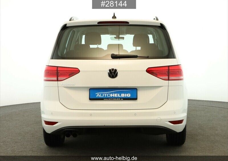Gebraucht VW Touran Comfortline 150 PS (110 kW) 2020 Pure white Van / Kleinbus