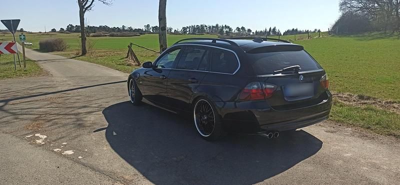 Gebraucht BMW 330 Luxury Line 258 PS (189 kW) 2006 Schwarz Kombi