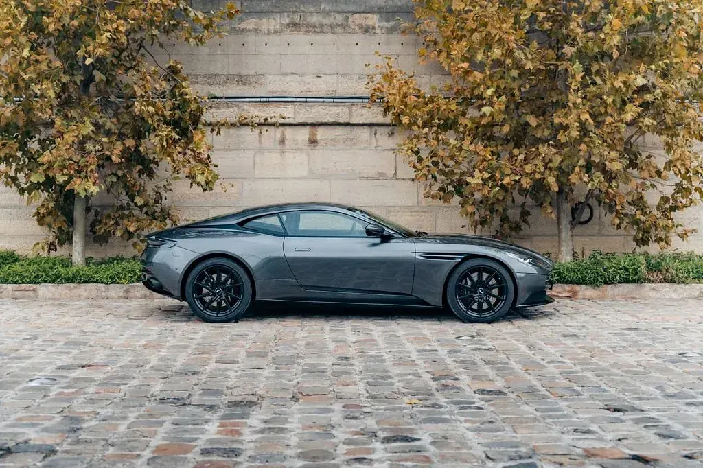 Gebraucht Aston Martin DB11 608 PS (447 kW) 2017 Grau Coupé
