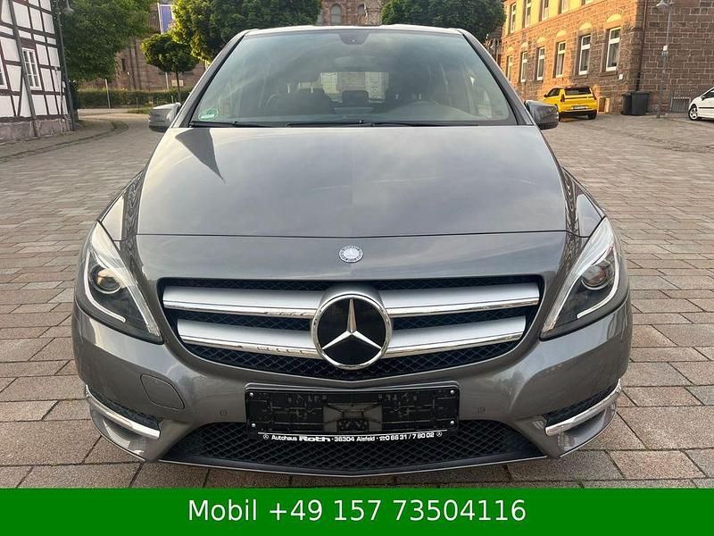 Gebraucht Mercedes B200 156 PS (114 kW) 2012 Grau Van / Kleinbus