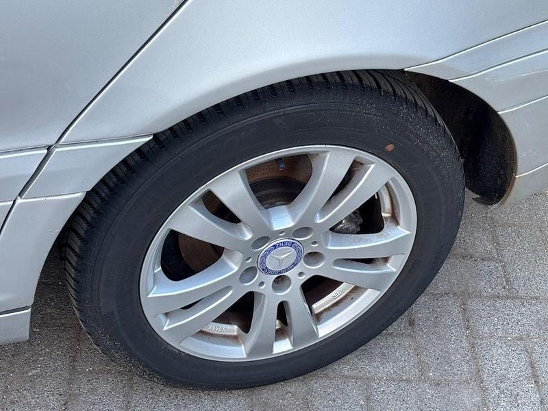 Gebraucht Mercedes C200 Classic 116 PS (85 kW) 2001 Silber Limousine