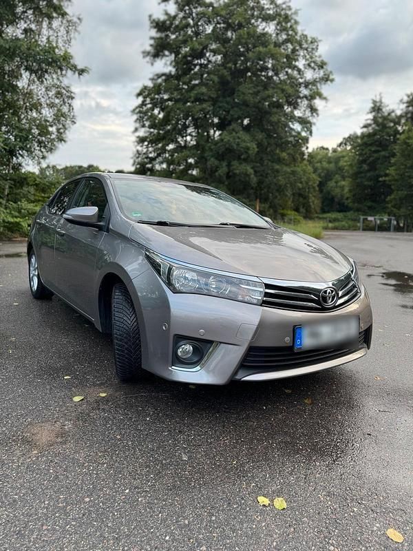 Andere außenfarben Gebraucht 2014 Toyota Corolla Life+ Limousine | 9.000 € (Fairer Preis) - Bild 1/4
