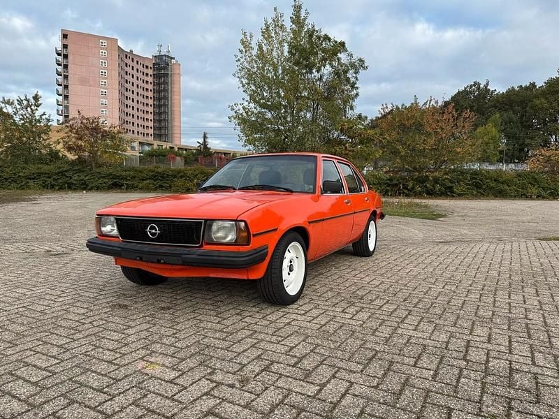 Orange Gebraucht 1978 Opel Ascona Sport Limousine | 7.800 € - Bild 1/4