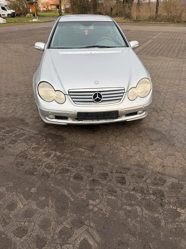 Gebraucht Mercedes C200 163 PS (119 kW) 2001 Silber Coupé