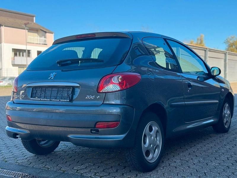 Gebraucht Peugeot 206+ Basis 60 PS (44 kW) 2011 Grau Kleinwagen