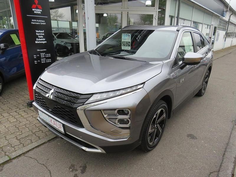 Gebraucht Mitsubishi Eclipse Cross Plus 98 PS (72 kW) 2022 Platinumgrau (m) SUV