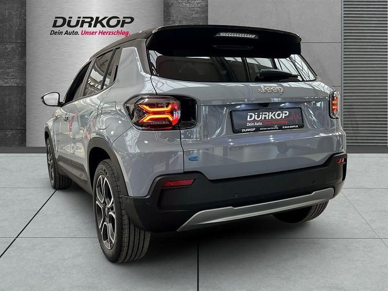 Neu Jeep Avenger EV Summit 114 kW (156 PS) 2026 Grau SUV