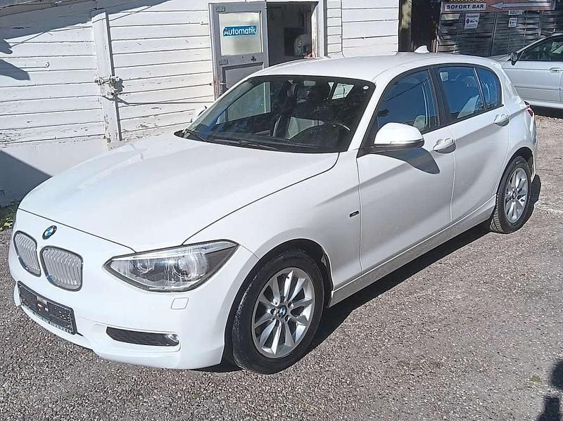 Alpinweiss iii Gebraucht 2012 BMW 118 Kleinwagen | 4.950 € (Superpreis) - Bild 1/4