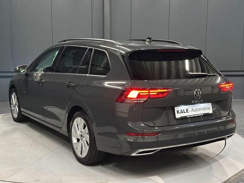 Gebraucht VW Golf VIII Style 150 PS (110 kW) 2022 Uranograu Kombi