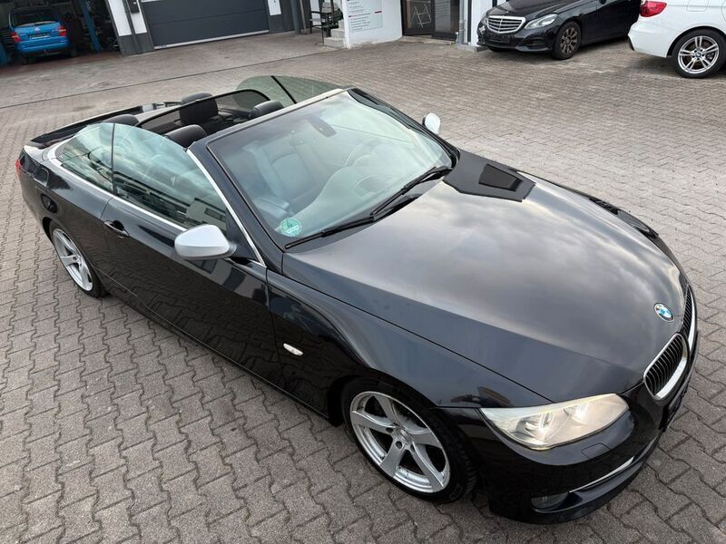 Gebraucht BMW 330 Cabriolet 245 PS (180 kW) 2013 Schwarz Cabrio