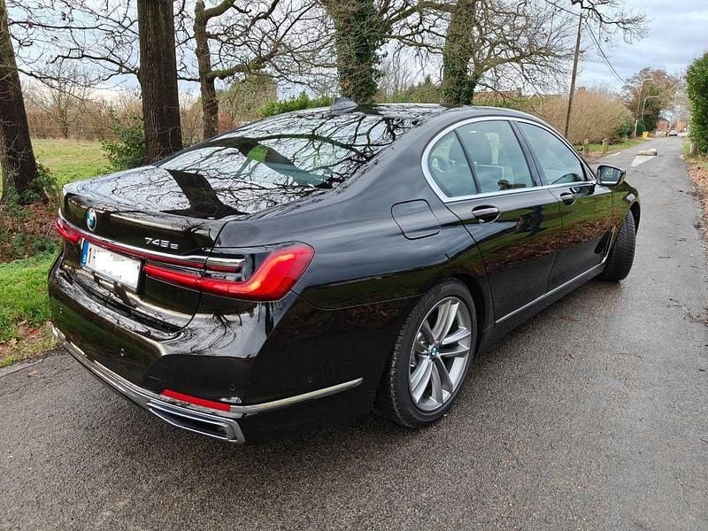 Gebraucht BMW 745e 394 PS (289 kW) 2019 Braun Limousine
