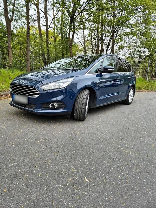 Second-hand Ford S-MAX S 150 CP (110 kW) 2015 Albastru Monovolum