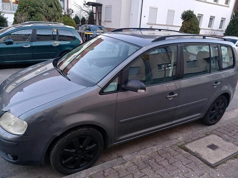 Gebraucht VW Touran 130 PS (95 kW) 2005 Braun Van / Kleinbus