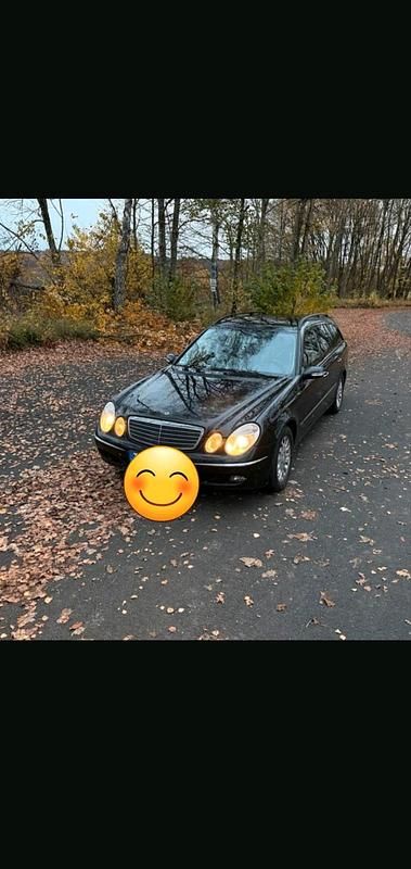 Gebraucht Mercedes E220 150 PS (110 kW) 2005 Schwarz Kombi