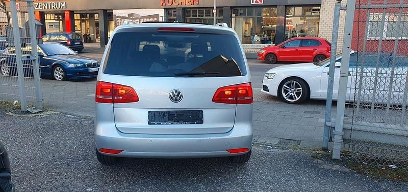 Gebraucht VW Touran Cup 105 PS (77 kW) 2014 Silber Van / Kleinbus