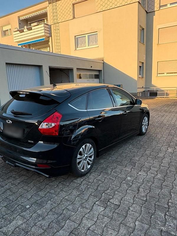Brugt Ford Focus 125 HK (91 kW) 2012 Sort Sedan