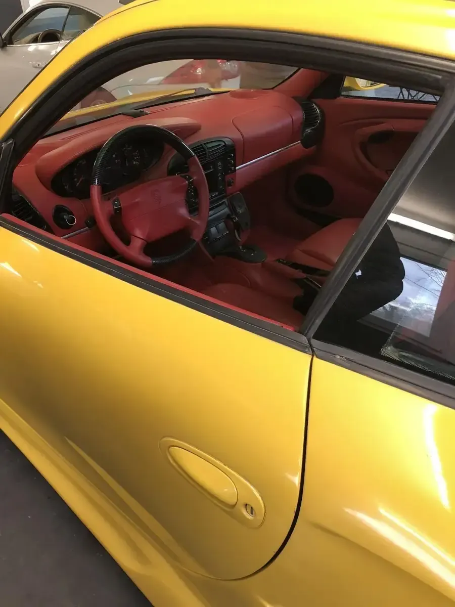 Gebraucht Porsche 996 300 PS (220 kW) 2000 Gelb Coupé