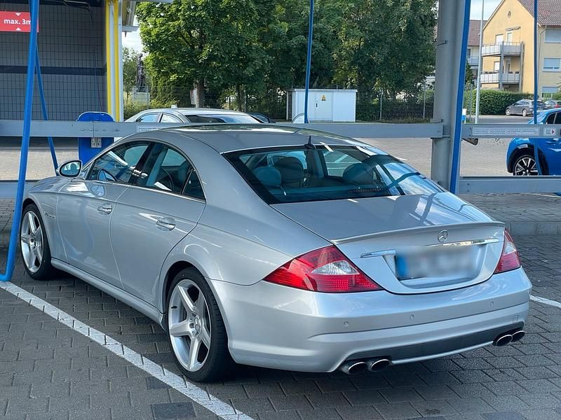 Silber Gebraucht 2005 Mercedes CLS55 AMG AMG Limousine | 20.000 € - Bild 1/4