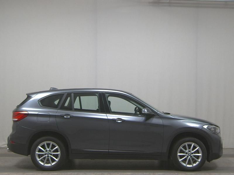Grau Gebraucht 2020 BMW X1 Advantage SUV | 18.980 € (Guter Preis) - Bild 1/4