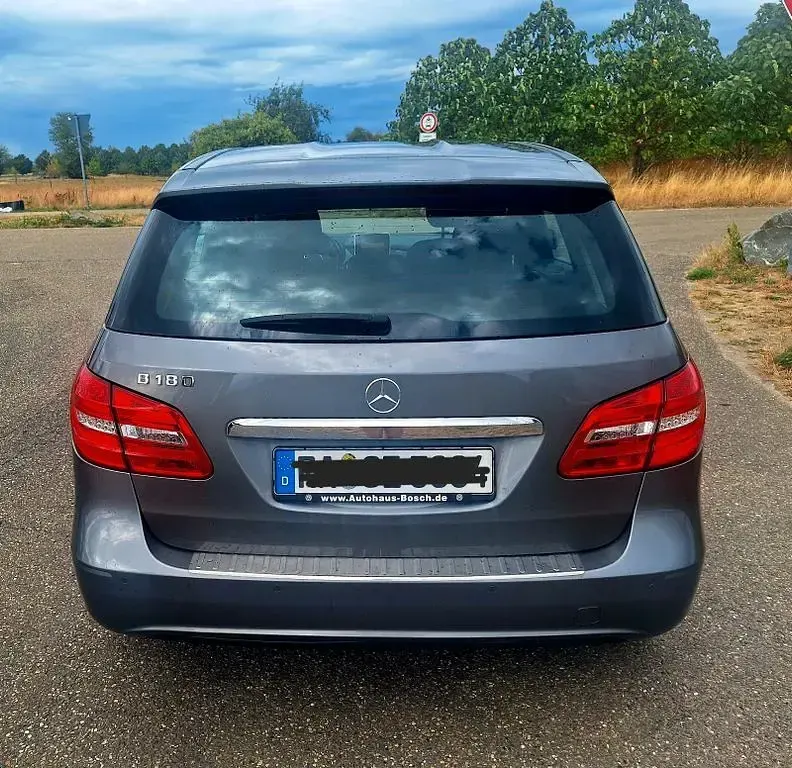 Gebraucht Mercedes B180 122 PS (89 kW) 2012 Grau Kleinwagen