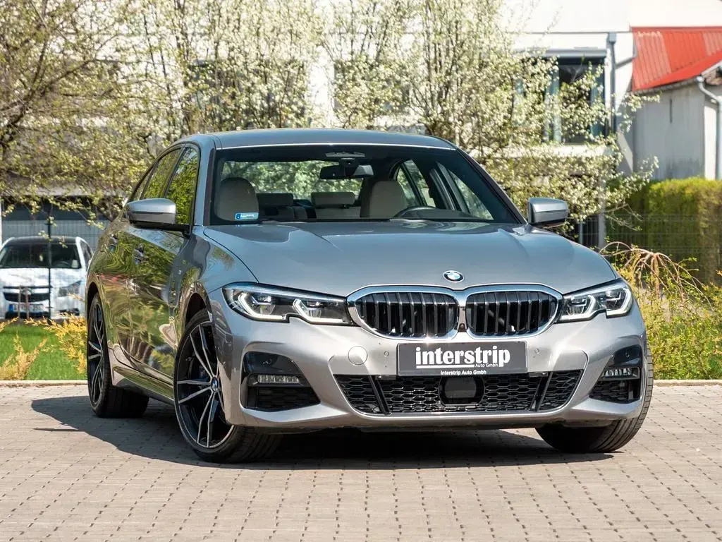 Gebraucht BMW 330 Performance 258 PS (189 kW) 2019 Oxidgrau ii metallic Limousine