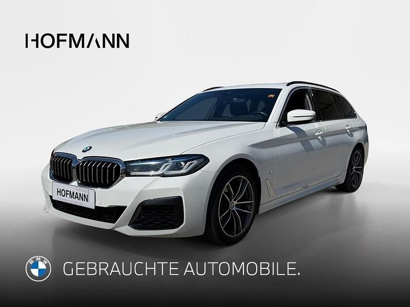 Alpinweiß uni Gebraucht 2020 BMW 520 M Sport Kombi | 30.636 € (Etwas zu teuer) - Bild 1/3