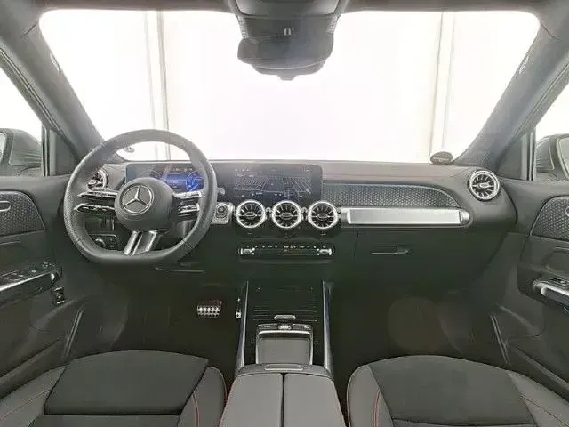 Gebraucht Mercedes EQB250 AMG 139 kW (190 PS) 2025 Metalliclack mountaingrau SUV