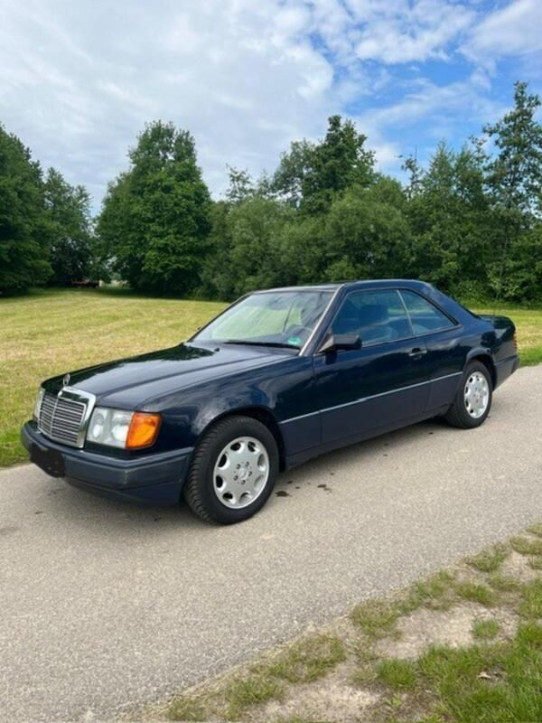 Blau Gebraucht 1992 Mercedes E320 Coupé | 10.900 € - Bild 1/4