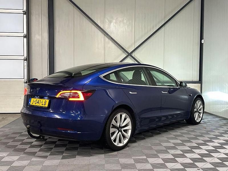 Gebraucht Tesla Model 3 Standard Range 175 kW (238 PS) 2020 Blau Limousine