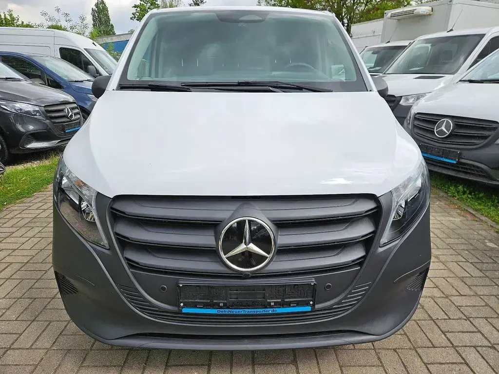 Gebraucht Mercedes Vito 163 PS (119 kW) 2025 Weiß Van