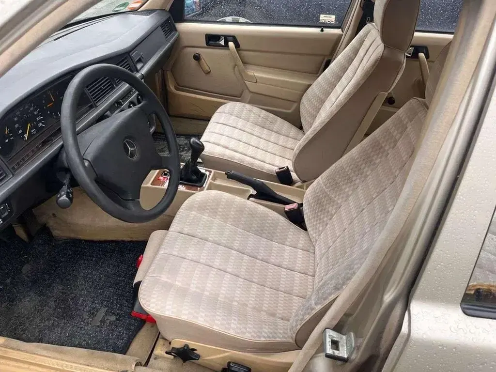 Gebraucht Mercedes 190 109 PS (80 kW) 1991 Grau Limousine