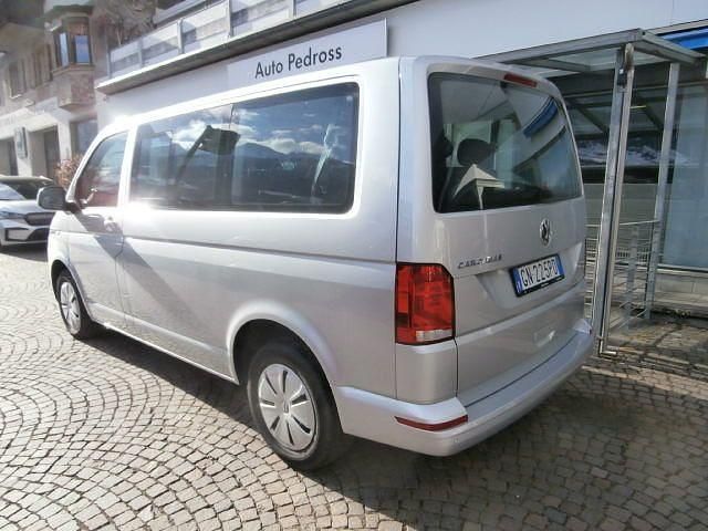 Gebraucht VW Caravelle 150 PS (110 kW) 2023 Silber Van / Kleinbus