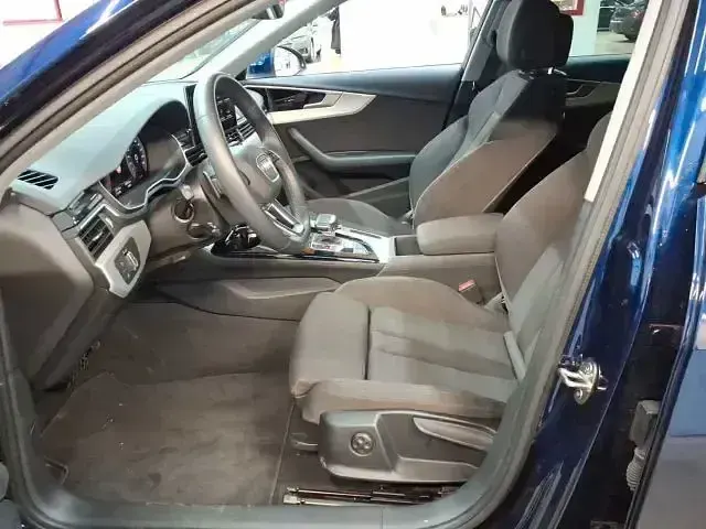 Gebraucht Audi A4 Advanced 204 PS (150 kW) 2024 Blau Kombi