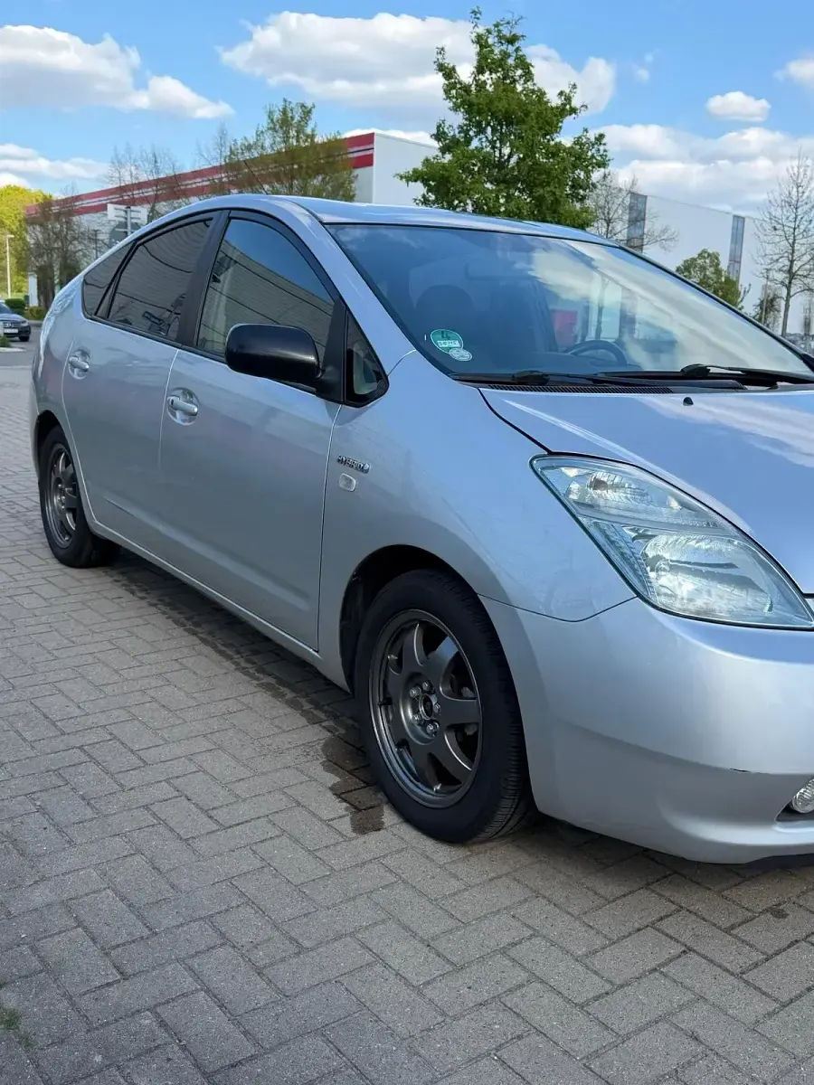 Gebraucht Toyota Prius 112 PS (82 kW) 2007 Grau Kleinwagen