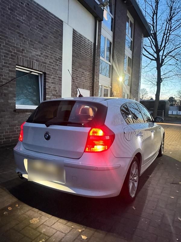 Gebraucht BMW 116 122 PS (89 kW) 2008 Weiß Kleinwagen