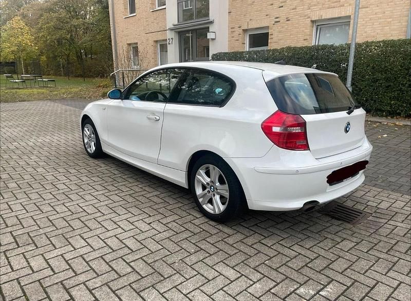 Gebraucht BMW 118 143 PS (105 kW) 2007 Weiß Kleinwagen