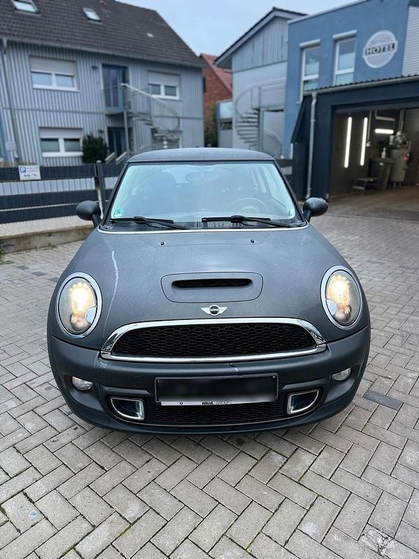 Grau Gebraucht 2011 Mini Cooper S Kleinwagen | 8.740 € (Fairer Preis) - Bild 1/4