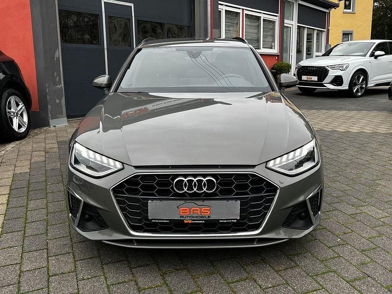 Gebraucht Audi A4 S-Line 204 PS (150 kW) 2023 Chronosgrau metallic Kombi