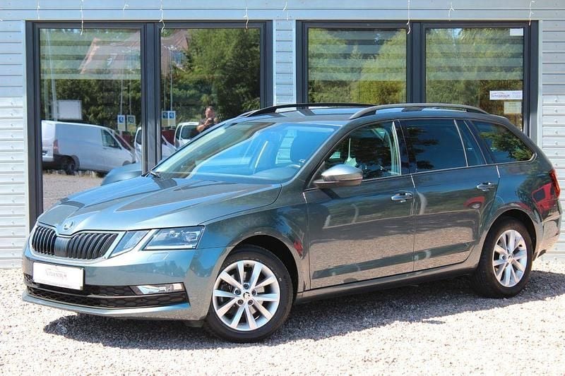 Grau Gebraucht 2020 Skoda Octavia Tour Kombi | 14.999 € (Fairer Preis) - Bild 1/4
