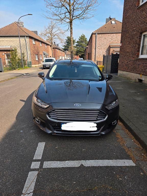 Gebraucht Ford Mondeo Titanium 150 PS (110 kW) 2016 Grau Limousine