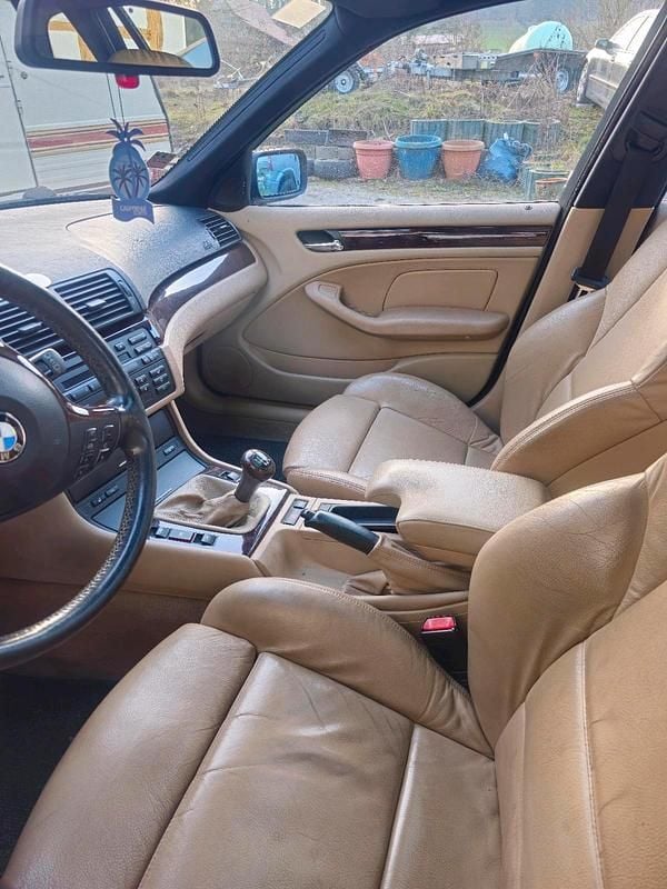 Gebraucht BMW 320 150 PS (110 kW) 2004 Blau Kombi