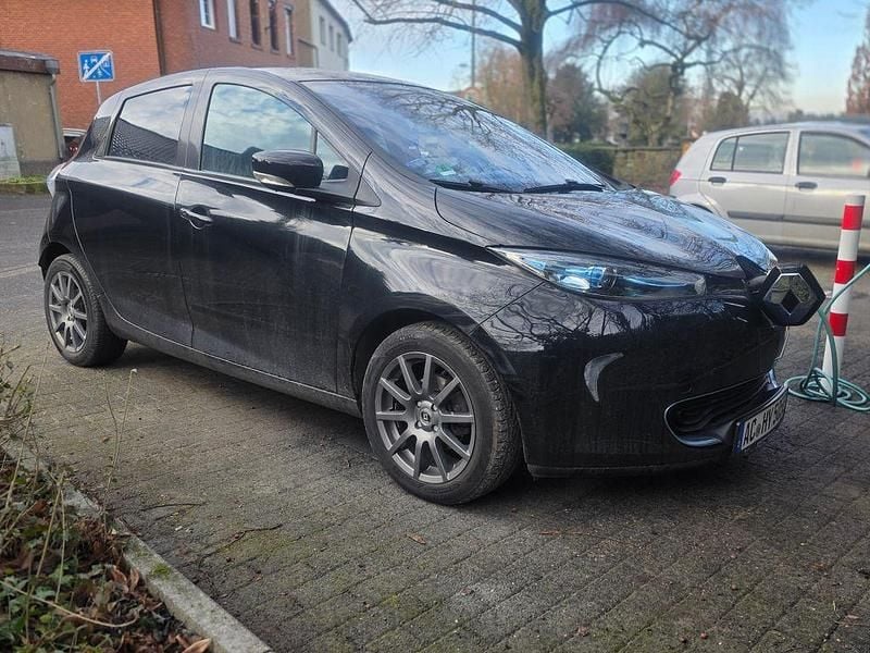 Schwarz Gebraucht 2013 Renault Zoe Intens Kleinwagen | 3.750 € (Superpreis) - Bild 1/4