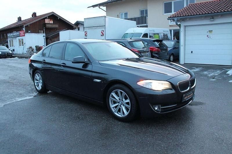 Gebraucht BMW 535 Sport Line 306 PS (225 kW) 2010 Grau Limousine
