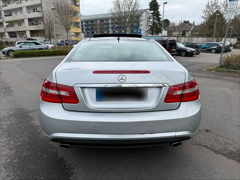 Gebraucht Mercedes E350 AMG 231 PS (169 kW) 2010 Silber Coupé